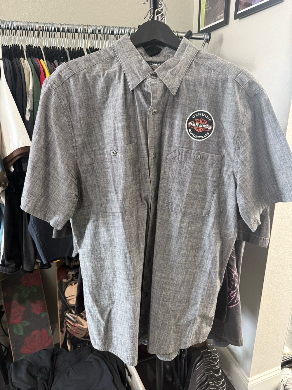Harley Davidson Men’s grey button up shirt Size Large